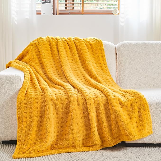 NEWCOSPLAY 3D Waffle Checkered Flannel Throw Blanket, Yellow, 50"x70" | Super Soft Cute Lightweight Decorative Premium Silky Fleece Blanket for Couch Sofa Bed, Gift for Women Men, All Season Use