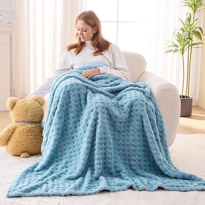 NEWCOSPLAY 3D Waffle Checkered Flannel Throw Blanket, Blue, 50"x70" | Super Soft Cute Lightweight Decorative Premium Silky Fleece Blanket for Couch Sofa Bed, Gift for Women Men, All Season Use