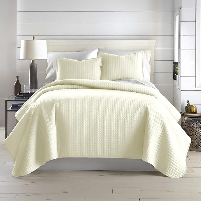 Southshore Fine Living, Inc. Oversized King Quilt Bedding Set, Soft Quilted Bedspread, Wrinkle Free and Pet Hair Resistant Bedding, Quilted Coverlet Set w/2 Pillow Shams, Cream Quilt King Bedspread