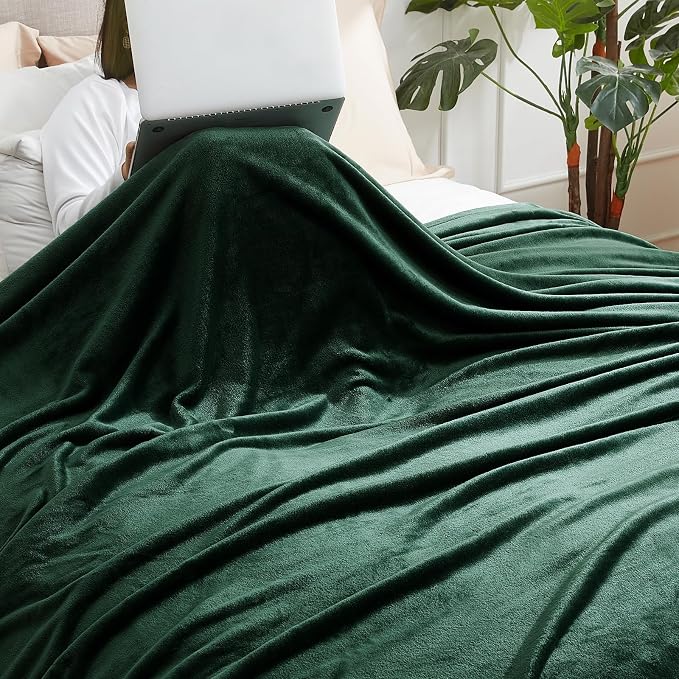 Hansleep Queen Dark Green Fleece Blanket, Soft Flannel Bed Blanket | Fuzzy Cozy Blanket 90x90 Inches, Multi-use for Bed, Sofa, Couch, Travel, Camping, All Season Warm Lightweight Cover