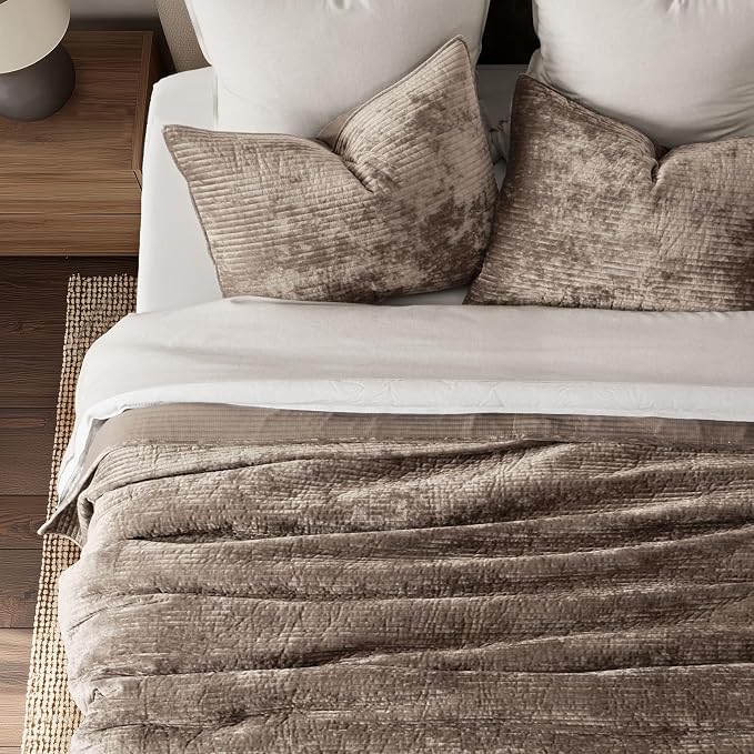 EverGrace Striped Channel Velvet Quilt Set, Queen Size, Natural Tan | Luxurious Soft Lightweight Velvet Comforter, Oversized Bedspread Coverlet, Quilted Bedding Set for All Season, with 2 Shams
