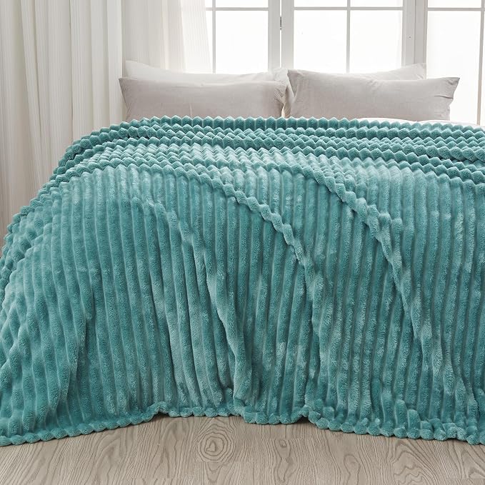 NEWCOSPLAY Fleece Ribbed Cozy King Blanket for Couch, Light Teal, 90"x110" | Premium Silky Flannel Blanket, Soft Lightweight Fluffy Throw Blanket for Bed Sofa Decor, Gift for All Season Use