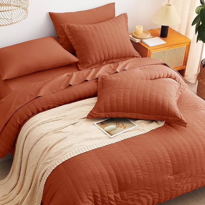 Full Comforter Sets, 7 Pieces Burnt Orange Seersucker Bed in a Bag | OEKO-TEX Certified, All Season Bedding Set with 240 GSM Down Alternative Comforter, Flat & Fitted Sheets, Pillowcases & Shams
