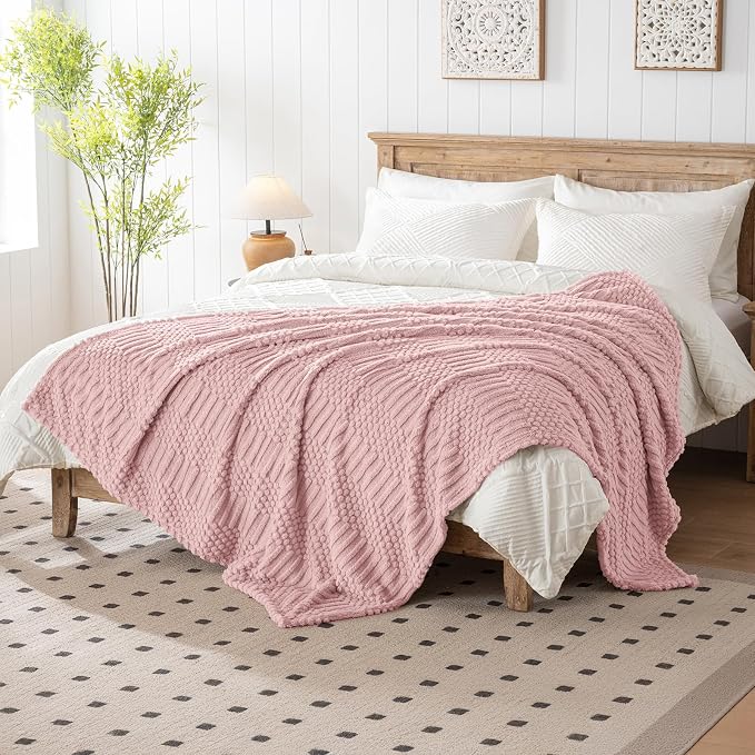 Pink Throw Blanket - Soft & Fluffy Fleece, Cute & Aesthetic, Perfect for Sofa, Couch, Chair, Bed, Living Room & Bedroom, All-Season Use, Plush & Cozy Decorative Blanket 50x60