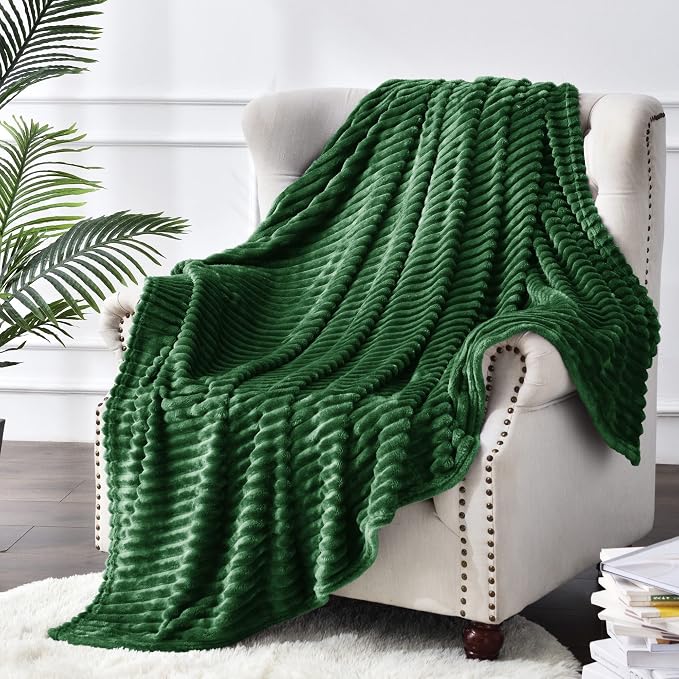 BEDELITE 3D Ribbed Dark Green Fleece Throw Blanket for Couch, 50x60 Inch | Soft Warm Decorative Fluffy Blanket, Cozy Plush Lightweight Fuzzy Throw Blanket for Bed Sofa Home Room Decor, Gift for Women