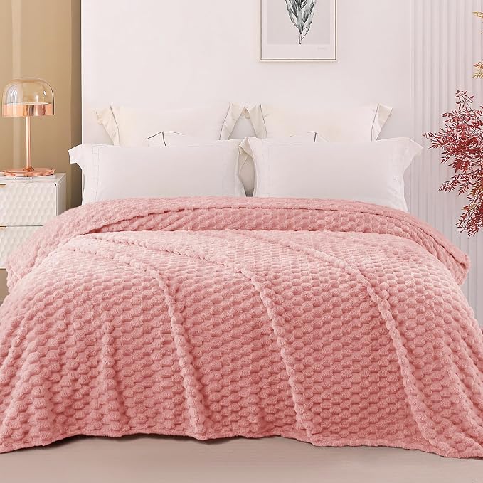 Exclusivo Mezcla 3D Fleece King Size Blanket for Bed, Dusty Pink | Extra Soft Fuzzy Plush Lightweight Bed Blankets, Cozy Fluffy Decorative Blankets for All Seasons, 90x104 Inches