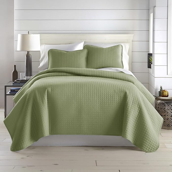 Southshore Fine Living, Inc. Oversized King Quilt Bedding Set, Pet Hair Resistant Bedding, Microfiber Lightweight Bedspread for Summer, Green Coverlet Set w/2 Pillow Shams, Sage Green Quilt King