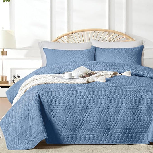 akkialla Full/Queen Quilt Set, Boho Style in a Solid Color, Bluish Grey Lightweight Microfiber Bedspread, Soft and Breathable Coverlet for All Seasons, 3-Piece Bedding Set (1 Quilt, 2 Pillow Shams)