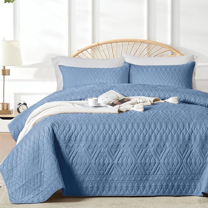 akkialla Twin Quilt Set, Boho Style in a Solid Color, Bluish Grey Lightweight Microfiber Bedspread, Soft and Breathable Coverlet for All Seasons, 2-Piece Bedding Set (1 Quilt, 1 Pillow Sham)