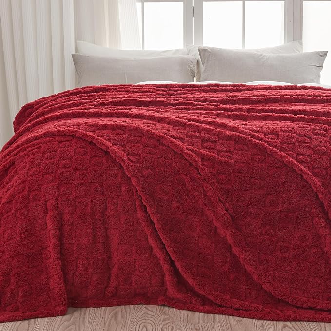 NEWCOSPLAY 3D Heart Checkered Flannel Queen Blanket, Red Heart, 90"x90" | Super Soft Cute Lightweight Decorative Premium Silky Fleece Blanket for Couch Sofa Bed, Gift for Women Men, All Season Use