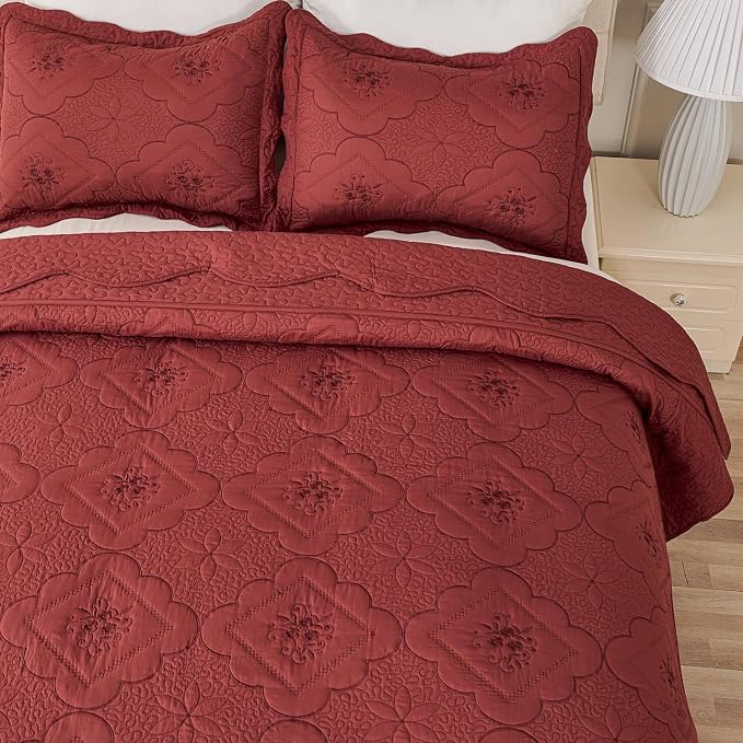 Cmfshape Floral Embroidery Quilt Set,3 Pieces King Quilt Bedding Set,Classic Diamond Pattern Quilts,Ultra Soft Lightweight Reversible Bedspread Coverlets for All Season(Burgundy,102"x90")