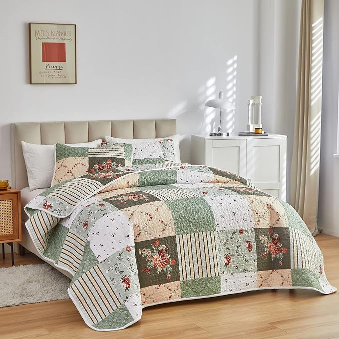 Patchwork Quilt Set California King Size, 3 Pieces Green Floral Plaid Summer Bedspread Coverlet Set, Soft Microfiber Lightweight Bed Cover for All Season (102" x 114", 1 Quilt+ 2 Pillow Shams)
