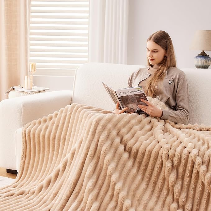 NEWCOSPLAY Fleece Ribbed Cozy Twin Blanket for Couch, Brown, 60"x80" | Premium Silky Flannel Blanket, Soft Lightweight Fluffy Throw Blanket for Bed Sofa Decor, Gift for All Season Use