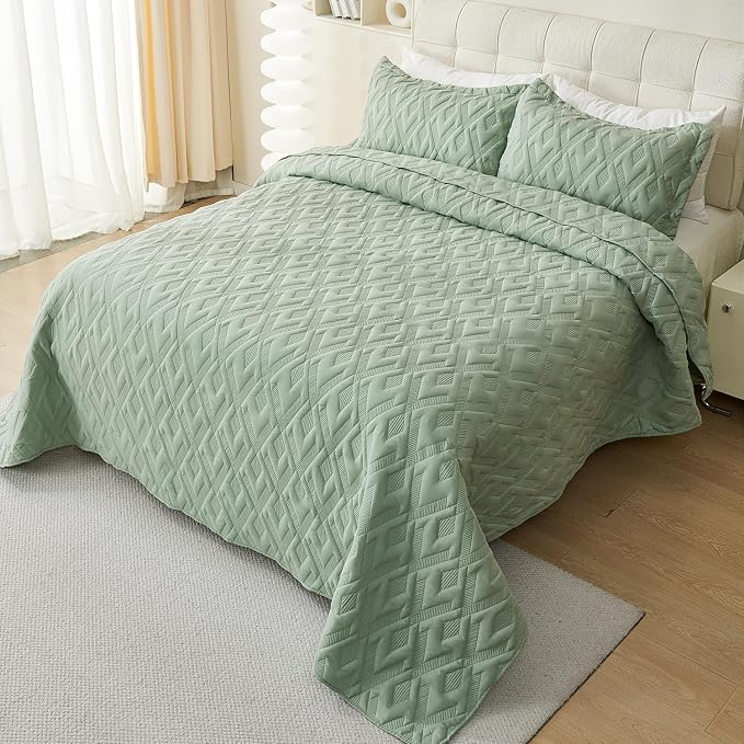 Cmfshape Diamond Embroidery Quilt Set,3 Pieces King Quilt Bedding Set,Lightweight Soft Quilt Set for All Seasons,Soft Bedspread Reversible Coverlet(Green,106"x96")