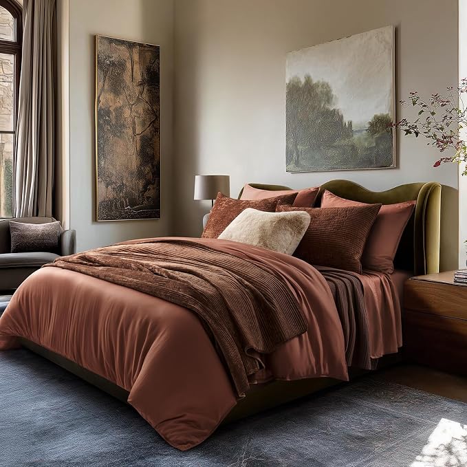 EverGrace Striped Channel Velvet Quilt Set, Queen Size, Rust Brown | Luxurious Soft Lightweight Velvet Comforter, Oversized Bedspread Coverlet, Quilted Bedding Set for All Season, with 2 Shams