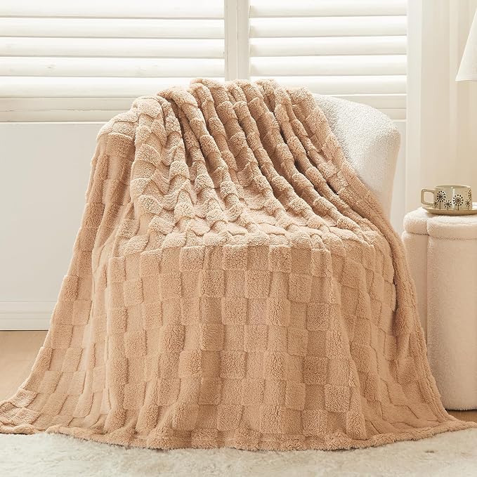 NEWCOSPLAY 3D Checkered Flannel Twin Blanket, Brown Checkered, 60"x80" | Super Soft Cute Lightweight Decorative Premium Silky Fleece Blanket for Couch Sofa Bed, Gift for Women Men, All Season Use