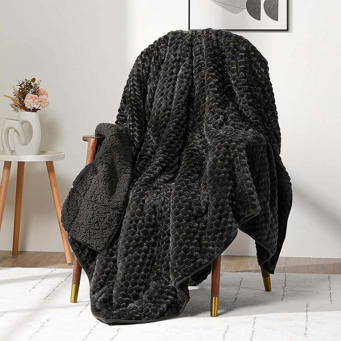 Fleece Weighted Blanket for Adults 60" x 80" 20lbs Fuzzy Blankets Black | Soft Queen Size Sherpa Weighted Blankets, 3D Imitation Turtle Shell Warm Jacquard Flannel Heavy Blanket for Couch and Bed
