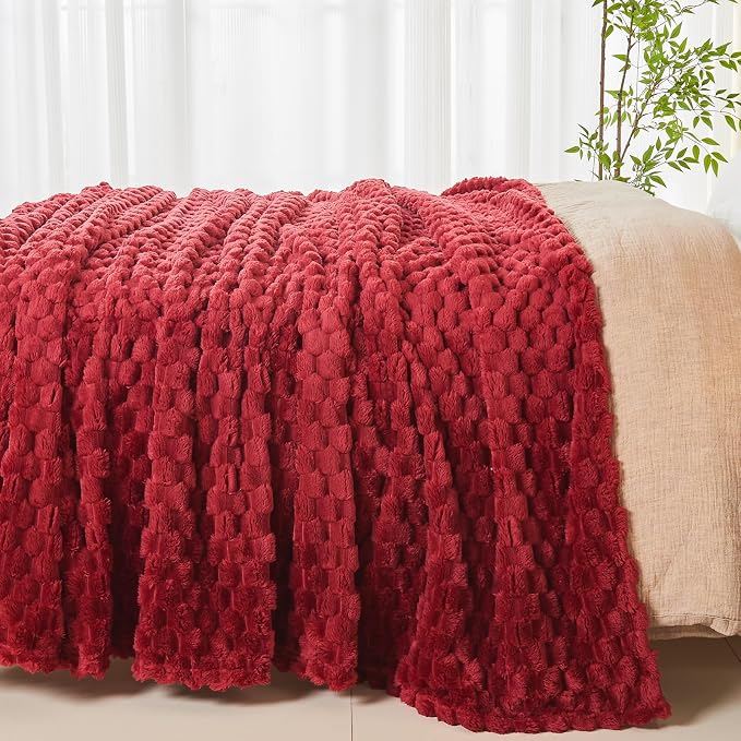 NEWCOSPLAY Fleece Clouds Cozy King Blanket for Couch, Red, 90"x110" | Premium Silky Flannel Blanket, Soft Lightweight Fluffy Throw Blanket for Bed Sofa Decor, Gift for All Season Use
