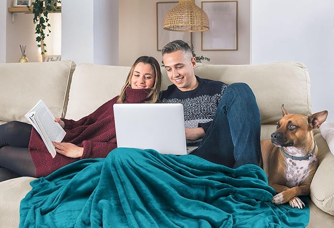 Utopia Bedding Soft Fleece Bed Blanket Twin Size Turquoise (60x80 Inch) | Microfiber Plush Warm Lightweight Breathable Cozy Blanket Anti-Static, All Season Use, Gift for Women and Men