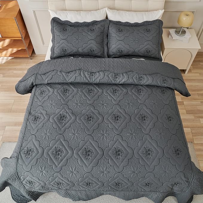 Cmfshape Floral Embroidery Quilt Set,3 Pieces Queen Quilt Bedding Set,Classic Diamond Pattern Quilts,Ultra Soft Lightweight Reversible Bedspread Coverlets for All Season(Grey,90"x90")