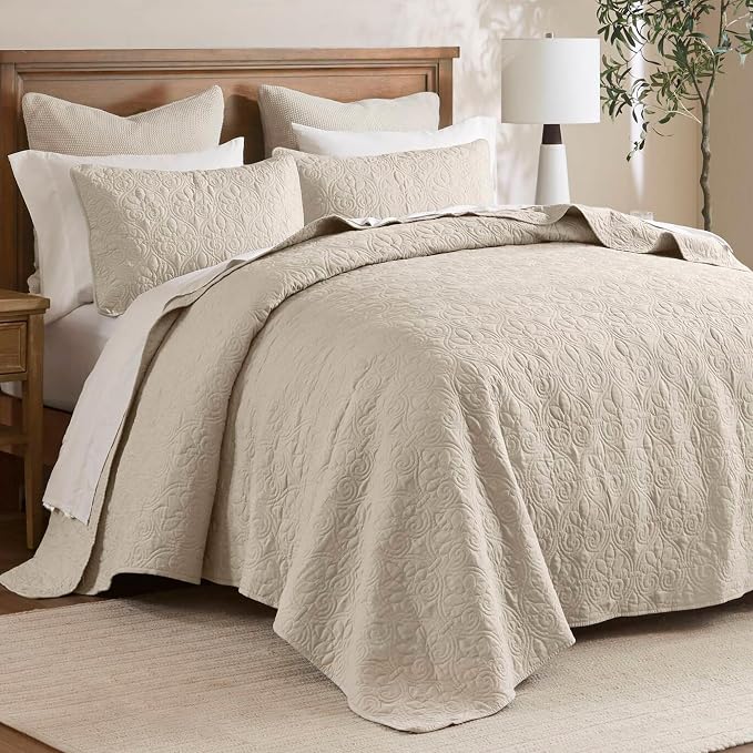 Madison Park Quebec Full Size Quilt Bedding Set - Ivory , Damask – 3 Piece Bedding Quilt Coverlets – Ultra Soft Microfiber Bed Quilts Quilted Coverlet | All Season Quilted Coverlet, Classic Stitch Pattern Bedspread & Shams, Ultra Soft Microfiber Bedspr...
