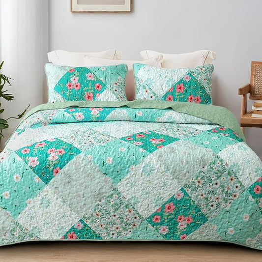 Whale Flotilla California King Size Quilt Set, Extra Soft Floral Bedspreads | Green Reversible Lightweight Oversized King Quilt Bedding Set for Bed, Printed Coverlets with 2 Pillow Shams for All Seasons