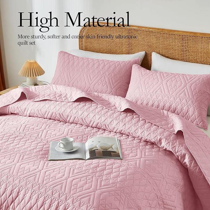 akkialla King/Cal King Quilt Set, Pink Lightweight Microfiber Bedspread Coverlet, Boho Geometric Pattern, Soft All-Season Bedding, 3-Piece (1 Quilt, 2 Pillow Shams)