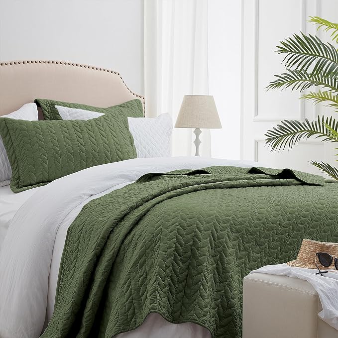 SunStyle Home King Quilt Bedding Set, Lightweight Summer Bedspreads,Green | Soft Coverlet With 2 Pillow Shams,Morden Style Quilts for All Season,Suitable for Bed,Couch, Bedroom,Guest Room,106"X96"