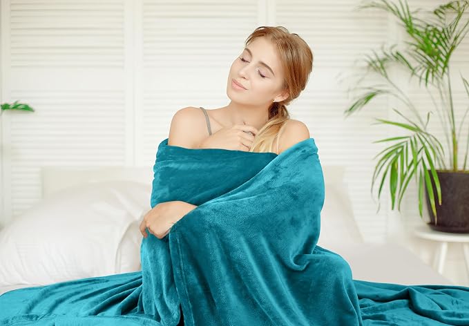 Utopia Bedding Soft Fleece Bed Blanket Twin Size Turquoise (60x80 Inch) | Microfiber Plush Warm Lightweight Breathable Cozy Blanket Anti-Static, All Season Use, Gift for Women and Men