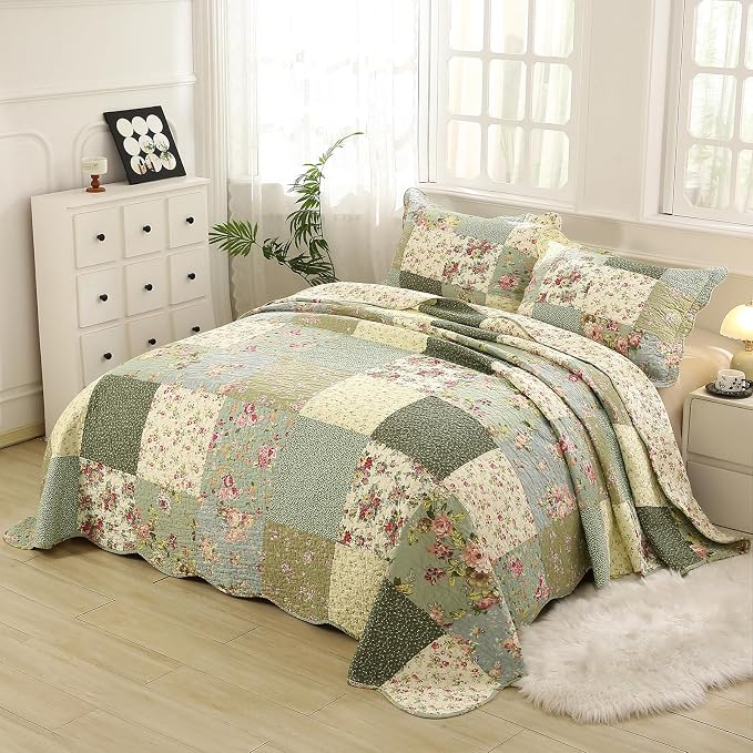 vctops Boho Patchwork Cotton Quilted Bedspread Quilt Set Queen Size 3 Pieces Soft Reversible Lightweight Coverlet Set Floral Print 1 Quilt and 2 Pillow Shams (Green D,Queen)
