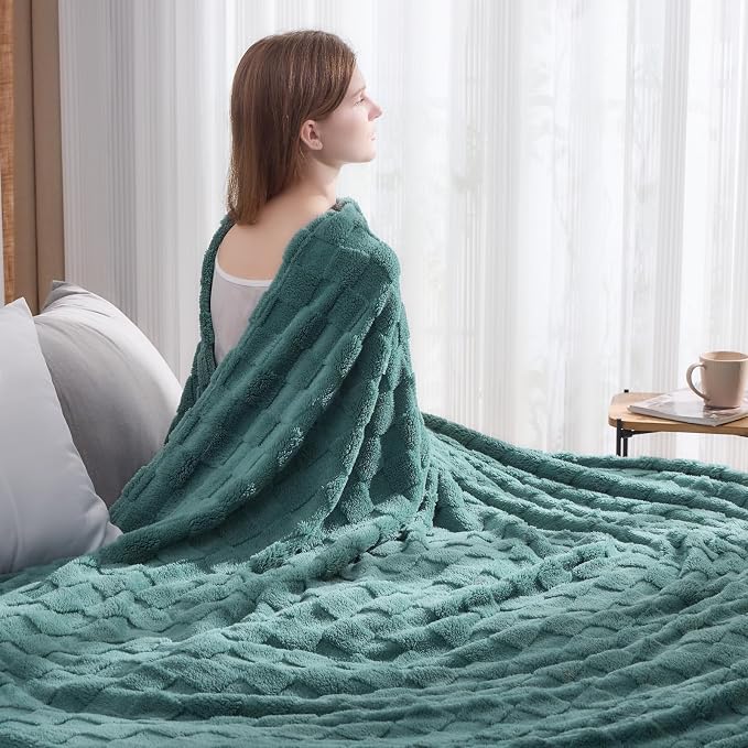 NEWCOSPLAY 3D Checkered Flannel Twin Blanket, Light Teal, 60"x80" | Super Soft Cute Lightweight Decorative Premium Silky Fleece Blanket for Couch Sofa Bed, Gift for Women Men, All Season Use