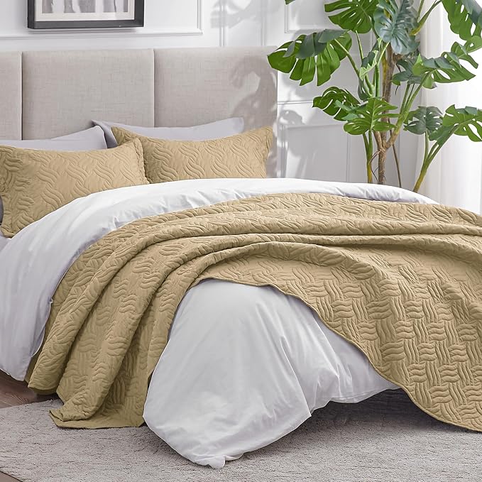 Love's cabin Twin Quilt Bedding Set Camel Bedspreads - Soft Bed Summer Lightweight Bedspread Comforter - Wave Pattern Bedding Coverlet for All Season - 2 Pieces (1 Quilt, 1 Pillow Sham)