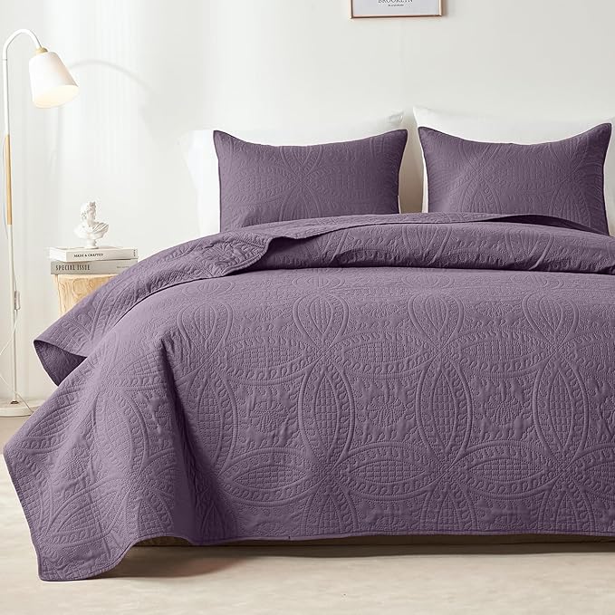 akkialla Grayish Purple Full/Queen Quilt Set, Ultrasonic Lightweight Bedspread Coverlet for Modern Minimalist Bedroom, Soft Microfiber Coin Pattern Bedding, 3-Piece (1 Quilt, 2 Pillow Shams) | Breathable fabric