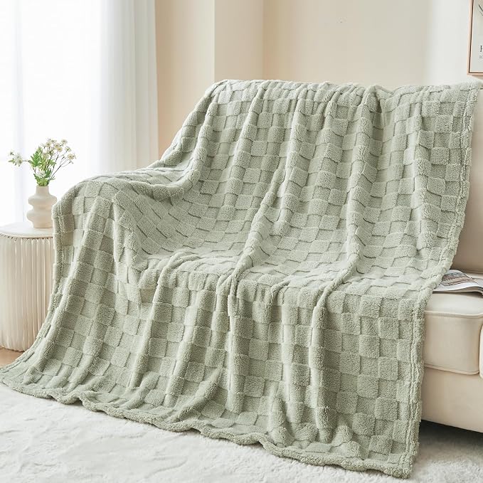 NEWCOSPLAY 3D Checkered Flannel Queen Blanket, Sage Green, 90"x90" | Super Soft Cute Lightweight Decorative Premium Silky Fleece Blanket for Couch Sofa Bed, Gift for Women Men, All Season Use