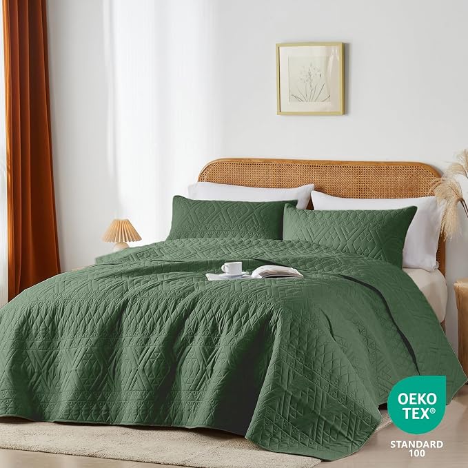 akkialla King/Cal King Size Quilt Bedding Set,Green Lightweight Microfiber Soft Bedspread,Modern Style Geometric Pattern Coverlet Set for All Seasons,3 Piece(1 Quilt,2 Pillow Shams)