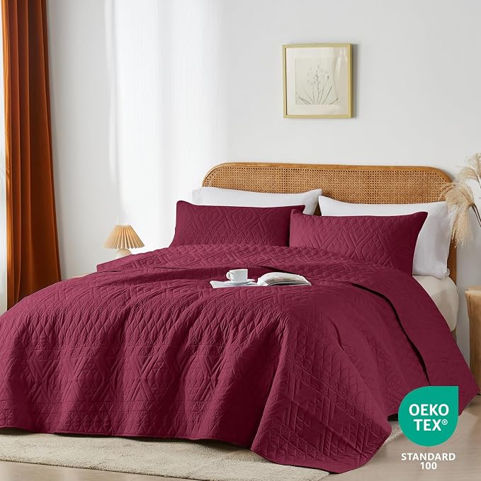 akkialla Twin Quilt Set, Burgundy Lightweight Microfiber Bedspread Coverlet, Boho Geometric Pattern, Soft All-Season Bedding, 2-Piece (1 Quilt, 1 Pillow Sham)