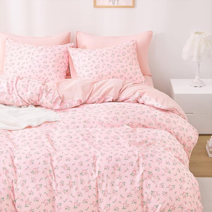 Wake In Cloud - Floral Comforter Set, Coquette Cottagecore Aesthetic Flower Shabby Chic Pattern for Women Teen Girls, Soft Lightweight Bedding, 3 Pieces, Blush Pink, Queen Size