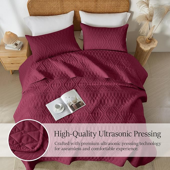 akkialla Twin Quilt Set, Burgundy Lightweight Microfiber Bedspread Coverlet, Boho Geometric Pattern, Soft All-Season Bedding, 2-Piece (1 Quilt, 1 Pillow Sham)