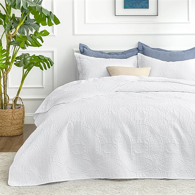 Love's cabin Quilts for Full Bed White Bedspreads Bedding Set - Summer Lightweight Bedspread Comforter - Coin Pattern Bedding Coverlet for All Season - 3 Pieces (1 Quilt, 2 Pillow Shams)