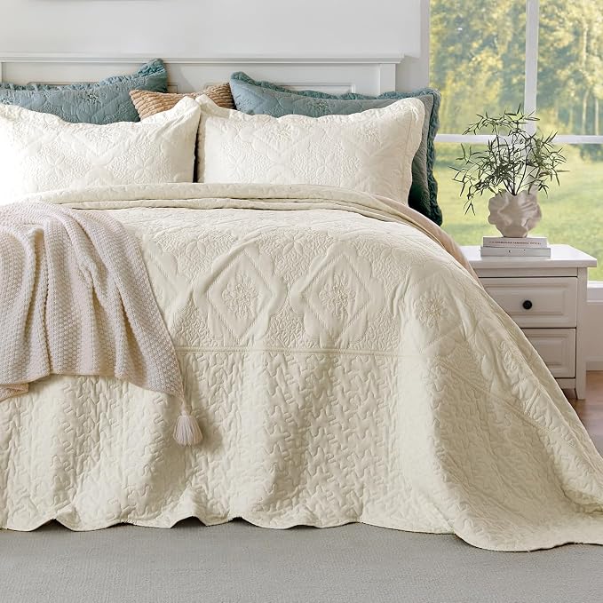 Cmfshape Oversized Floral Embroidery Quilt Set,3 Pieces Super King Quilt Bedding Set,Classic Diamond Pattern Quilt,Ultra Soft Lightweight Bedspread Coverlet for All Season(Cream White,120"x120")