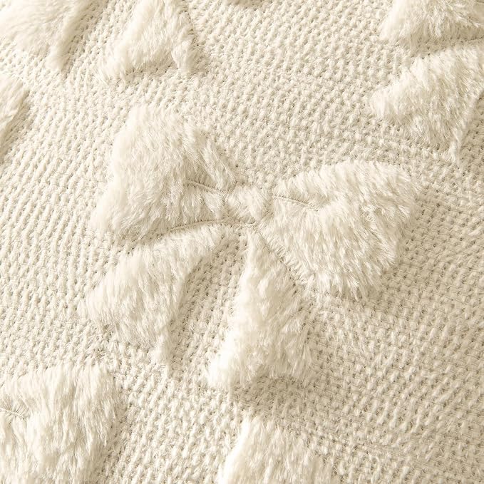 MIULEE Cream White Bow Pillow Covers Coquette Room Decor 20x20 | Aesthetic Decorative Cute Girl,Set of 2 Cushion Covers,Soft Plush Faux Pillowcases,Preppy Room Decor Bedroom Couch