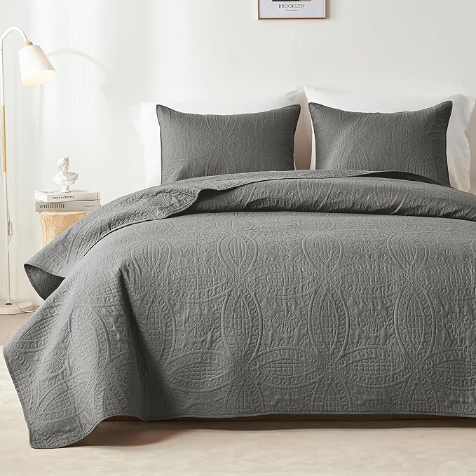 akkialla Dark Grey Full/Queen Quilt Set, Ultrasonic Lightweight Bedspread Coverlet for Modern Minimalist Bedroom, Soft Microfiber Coin Pattern Bedding, 3-Piece (1 Quilt, 2 Pillow Shams) | Breathable fabric