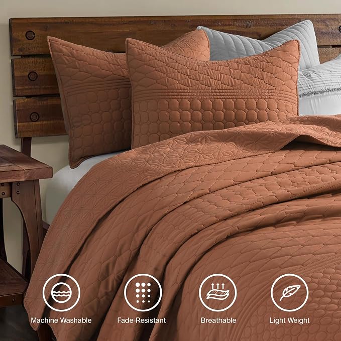 HORIMOTE HOME Burnt Orange Queen Size Quilt Set - Soft Microfiber Bedspread with 2 Shams, Lightweight & All-Season Geometric Coverlet for Cozy Bedding