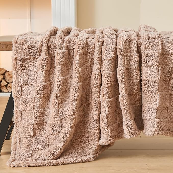 NEWCOSPLAY 3D Checkered Flannel Throw Blanket, Taupe Checkered, 50"x70" | Super Soft Cute Lightweight Decorative Premium Silky Fleece Blanket for Couch Sofa Bed, Gift for Women Men, All Season Use