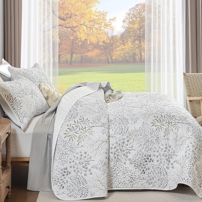 WONGS BEDDING Floral Quilt Set Queen Size, 3 Pcs White Bedspread Coverlet | Soft Lightweight Farmhouse Quilt Bedding Set for Bed, Microfiber Floral Quilted Bed Cover for Guest Room 96"×90"
