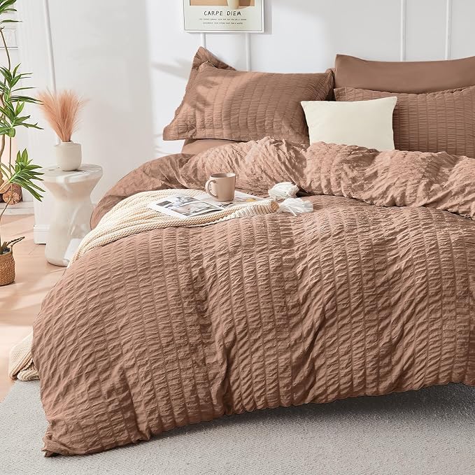 HYMOKEGE Mocha Mousse California King Comforter Set Seersucker 7 Pieces, All Season Luxury Bed in a Bag for Bedroom, Bedding Set with Comforter, Sheets, Pillowcases & Shams