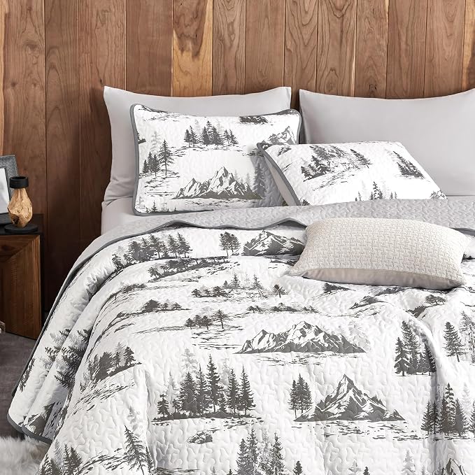 Wake In Cloud - Rustic Quilt Set, Cabin Forest Woodland Camping Theme with Lodge Mountain Print, Reversible Lightweight Bedspread Coverlet, 3 Pieces, Grey White, Queen/Full Size