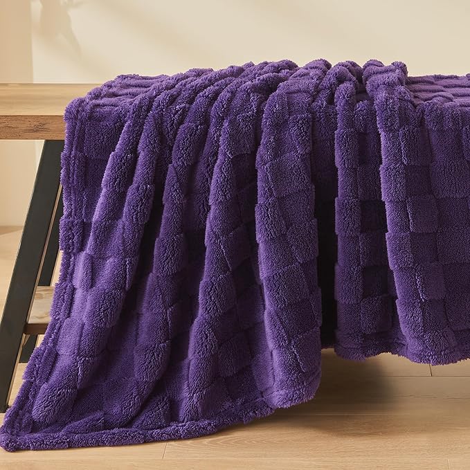 NEWCOSPLAY 3D Checkered Flannel Throw Blanket, Purple Checkered, 50"x70" | Super Soft Cute Lightweight Decorative Premium Silky Fleece Blanket for Couch Sofa Bed, Gift for Women Men, All Season Use