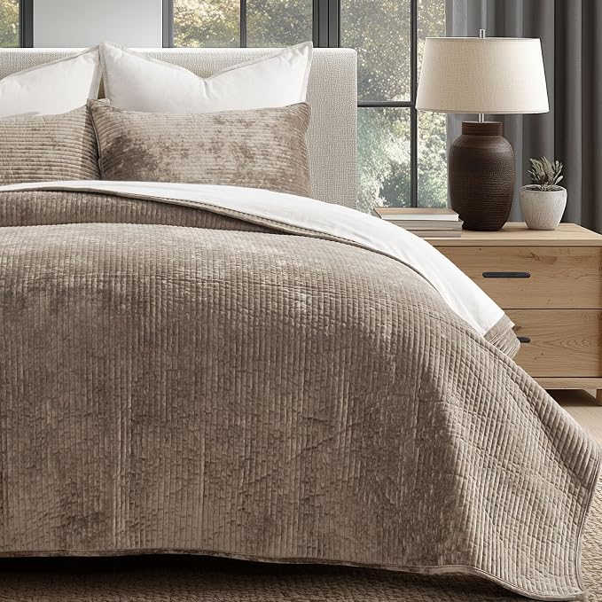 EverGrace Striped Channel Velvet Quilt Set, Queen Size, Natural Tan | Luxurious Soft Lightweight Velvet Comforter, Oversized Bedspread Coverlet, Quilted Bedding Set for All Season, with 2 Shams