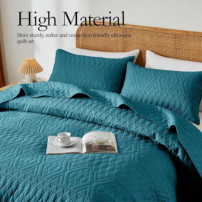 akkialla Full/Queen Quilt Set, Teal Lightweight Microfiber Bedspread Coverlet, Boho Geometric Pattern, Soft All-Season Bedding, 3-Piece (1 Quilt, 2 Pillow Shams)